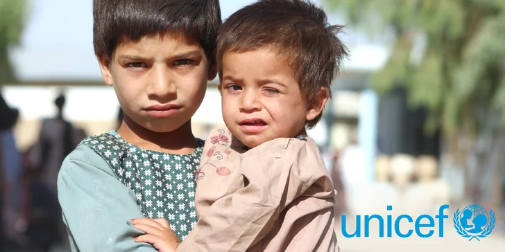 Pomozte s UNICEF dětem a rodinám v Afghánistánu: zajištění pitné vody, mýdel i zdravotního materiálu