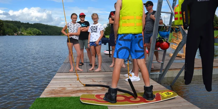 Wakeboard až pro 4 osoby: jedna či dvě hodiny parádní zábavy na vodním vleku