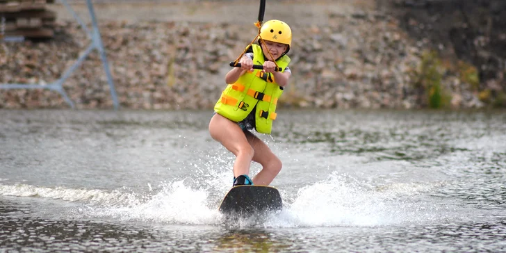 Wakeboard až pro 4 osoby: jedna či dvě hodiny parádní zábavy na vodním vleku