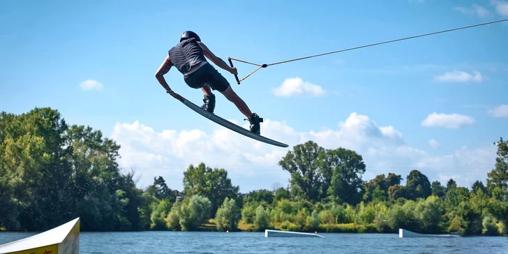 Wakeboarding pro začátečníky i pokročilé na 1 hod. i celý den