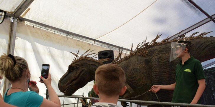 Vstupné na Cestování s dinosaury v Kladně: 100minutová úchvatná interaktivní show pro děti i dospělé