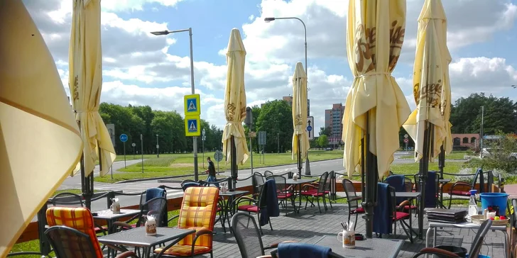 Sushi sety s 32 až 53 ks: krab, krevety, tuňák, okurka, avokádo i losos
