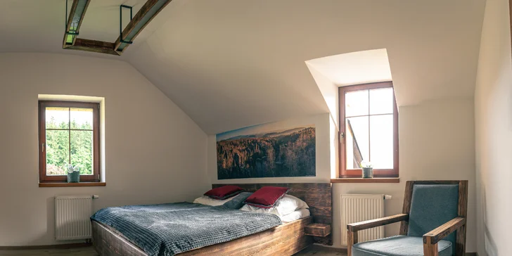 Nový penzion na Broumovsku: pokoje či apartmán s terasou, privátní wellness i venkovní bazén, snídaně