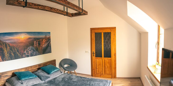 Nový penzion na Broumovsku: pokoje či apartmán s terasou, privátní wellness i venkovní bazén, snídaně