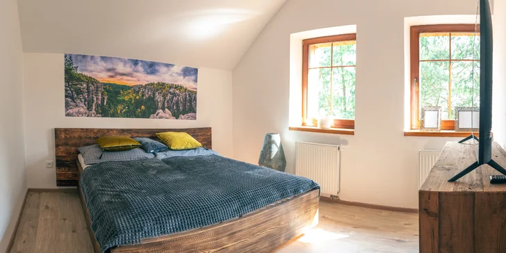 Nový penzion na Broumovsku: pokoje či apartmán s terasou, privátní wellness i venkovní bazén, snídaně
