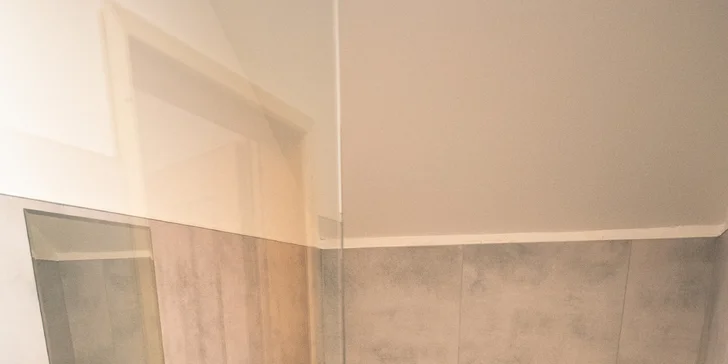 Nový penzion na Broumovsku: pokoje či apartmán s terasou, privátní wellness i venkovní bazén, snídaně