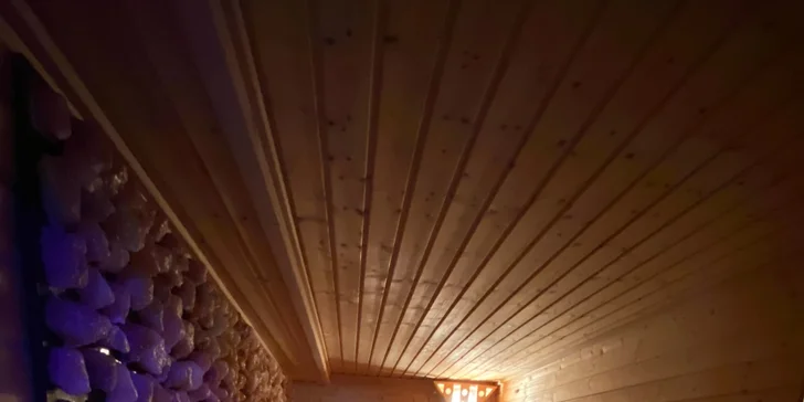 Nový penzion na Broumovsku: pokoje či apartmán s terasou, privátní wellness i venkovní bazén, snídaně
