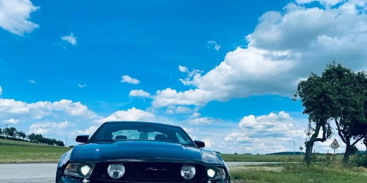 Sešlápněte plyn Fordu Mustang GT: zapůjčení na 60 minut, 24 hodin, víkend i celý týden