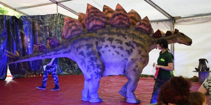 Vstupné na Cestování s dinosaury v Lounech: 100minutová interaktivní show pro děti i dospělé