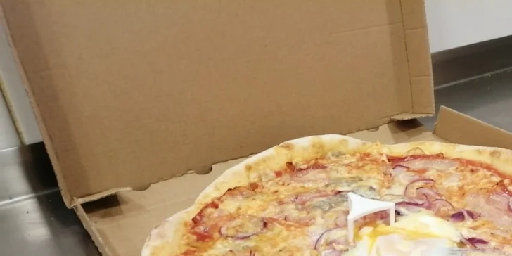 Pizza na odnos s sebou: průměr 32 cm, výběr z 24 druhů