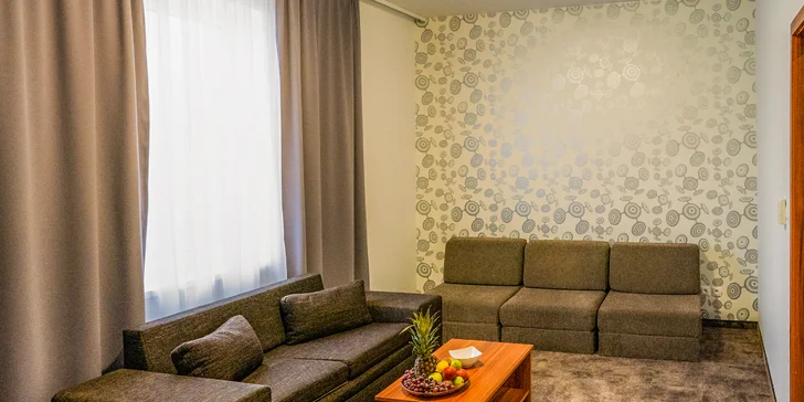 Rodinný i adrenalinový pobyt hned u Slovakia Ringu: polopenze, wellness i jízdy na motokárách