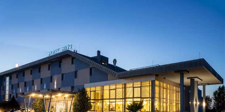Rodinný i adrenalinový pobyt hned u Slovakia Ringu: polopenze, wellness i jízdy na motokárách