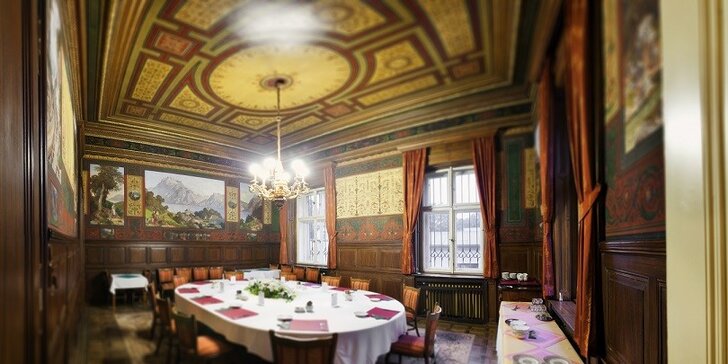 Luxusní historická vila v Praze: možnost romantické večeře i prohlídky Hradu