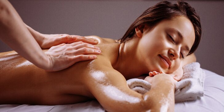 90minutová ájurvédská olejová masáž celého těla pro ženy