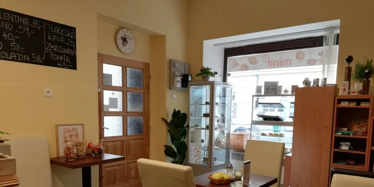 Minitky s nápojem podle výběru: milkshake, našlehaná káva nebo lahodný čaj