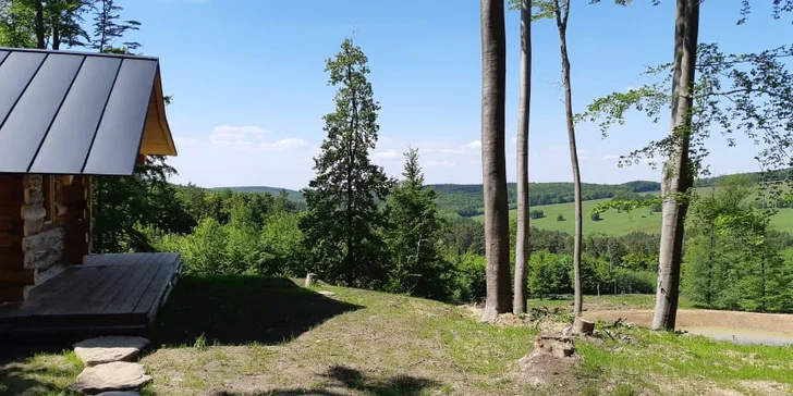 Zážitkové ubytování v přírodě: srub až pro 6, pozorování zvěře i rybolov