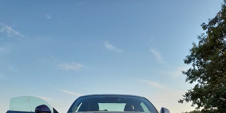 Ford Mustang GT 5.0, jeho burácivý osmiválec a vy: 30 či 60 minut za volantem nebo na sedadle spolujezdce