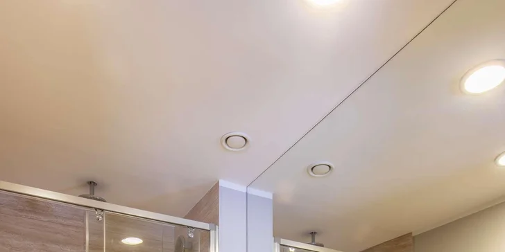 Moderní hotel v secesní budově blízko Václavského náměstí: snídaně i poukaz do baru