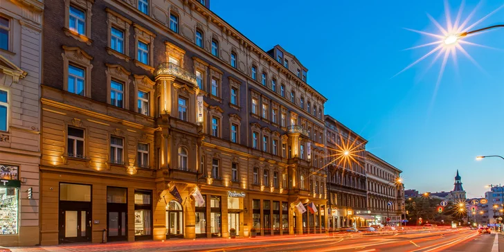 Moderní hotel v secesní budově blízko Václavského náměstí: snídaně i poukaz do baru