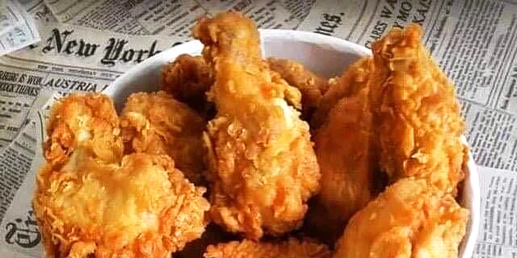 Hot wings: 5–30 pikantních kuřecích křidélek i s možností rozvozu po České Lípě a Novém Boru
