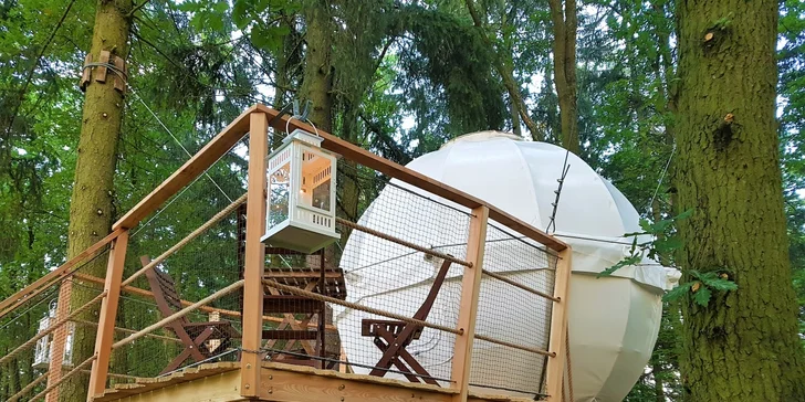 Romantika v přírodě nedaleko Vlašimi: pobyt v Cocoon Tree Bed se soukromou spa terasou