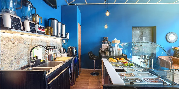 Střední či velký bubble tea nebo osvěžující perlivý ovocný čaj dle výběru