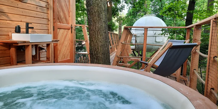 Romantika v přírodě nedaleko Vlašimi: pobyt v Cocoon Tree Bed se soukromou spa terasou
