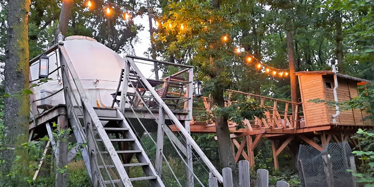 Romantika v přírodě nedaleko Vlašimi: pobyt v Cocoon Tree Bed se soukromou spa terasou