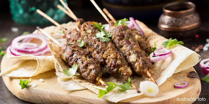 Lula kebab na uhlí: specialita z mletého masa i s opečenými bramborami pro 1 či 2 osoby