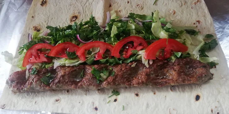 Lula kebab na uhlí: specialita z mletého masa i s opečenými bramborami pro 1 či 2 osoby