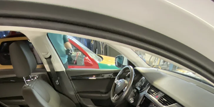 Automyčka až k vám domů: čištění exteriéru i interiéru vozidla kdekoli po Praze