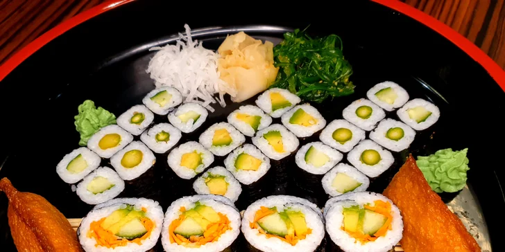 Sushi ve Zlíně: sety o 32 či 52 kouscích s lososem, chřestem, tofu, krevetami i úhořem