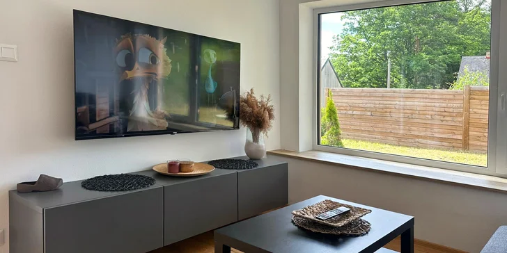 Daždivé dni budete tráviť v obývačke s televíziou.
