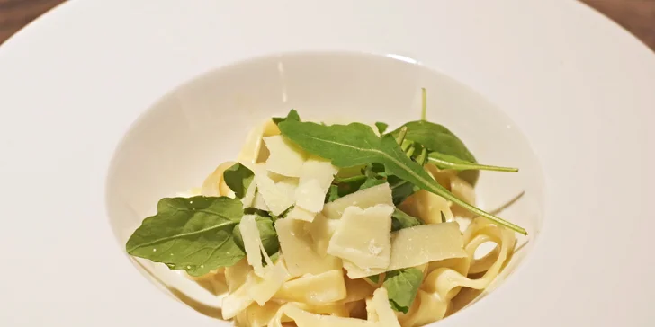 Tři chody v srdci Teplic pro dvě osoby: menu s kachním prsem, sýrem halloumi či panenkou