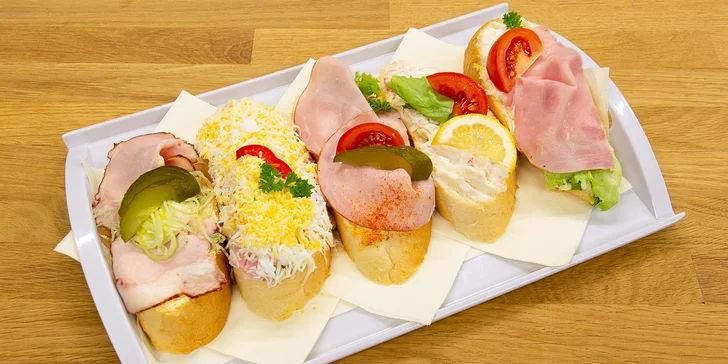 Oslňte návštěvu skvělým pohoštěním – 10 či 20 chlebíčků z Cukrárny Lilly