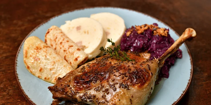 Svatomartinské menu: ¼ husy, červené zelí, houskové knedlíky a domácí lokše, jako dezert šulánky a panák malinovice