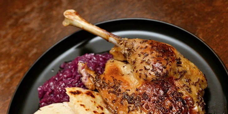 Svatomartinské menu: ¼ husy, červené zelí, houskové knedlíky a domácí lokše, jako dezert šulánky a panák malinovice