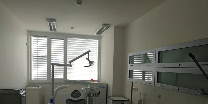 Vyhlazení či úprava mimických vrásek v obličeji botulotoxinem