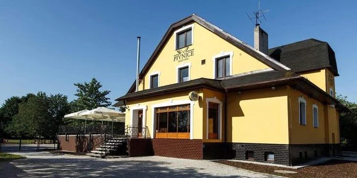 Víkendová hostina pro 4 jedlíky: pečená kachna s kysaným zelím, knedlíkem i pivem