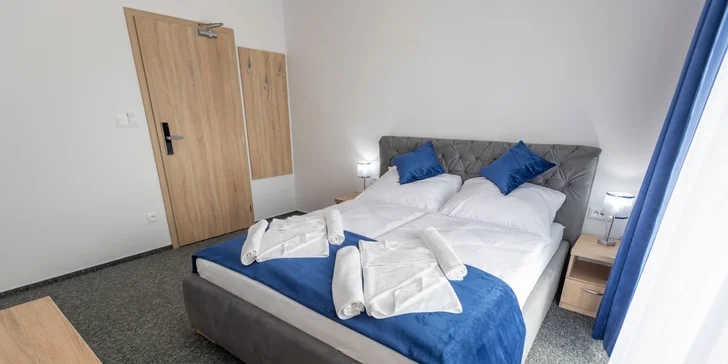 Moderní hotel přímo na břehu Oravské přehrady s polopenzí i slevou na plavbu lodí