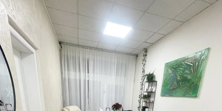 Na výběr zde máte klasickou, suchou nebo spa pedikúru.
