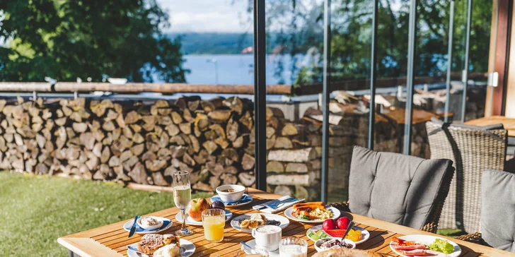 Zimní pobyt na Lipně: ubytování a s výhledem na jezero, 4chodové menu a moderní wellness