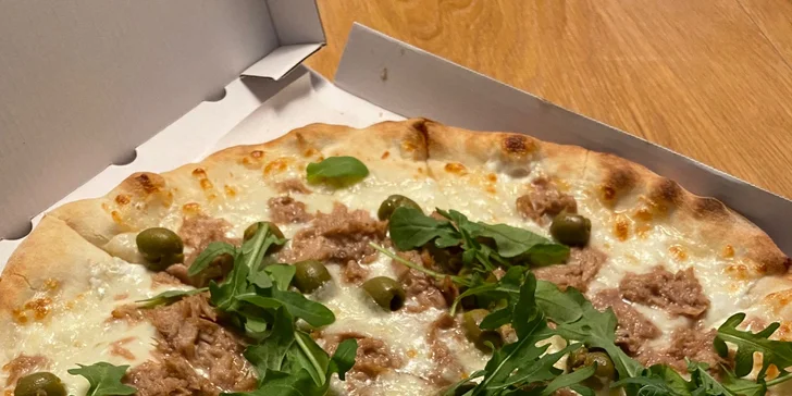 Dvě parádní pizzy o průměru 32 cm podle výběru z celkem 16 druhů