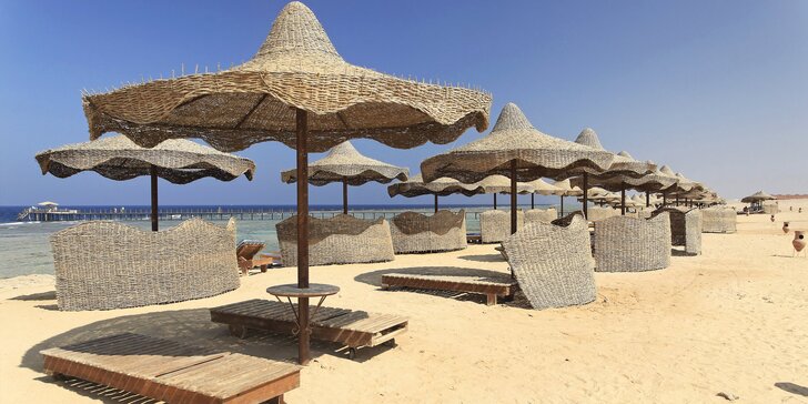 All inclusive dovolená v Egyptě vč. letenky: 4* resort v letovisku Marsa Alam s bazény