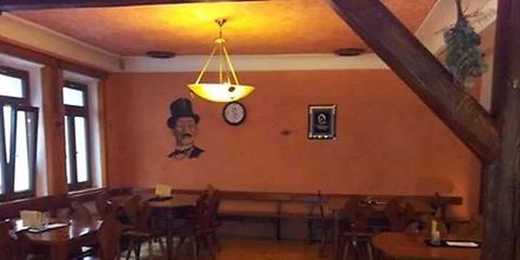 1,5 kg pečeného kolena + 2 piva Stella Artois