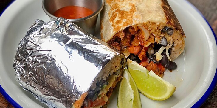 Mexické burrito přímo na náměstí Republiky: masová či vegetariánská pochoutka pro 1 i 2 jedlíky