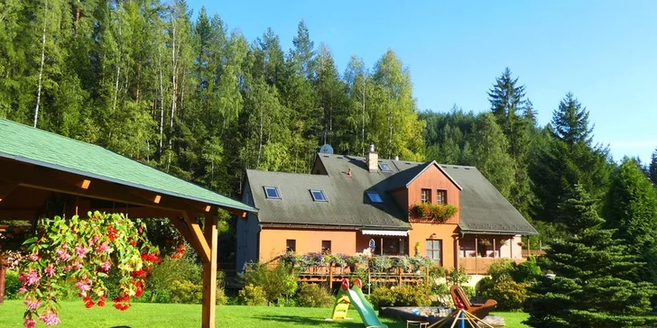 Aktivní dovolená v Adršpachu: polopenze i relax v koupacím sudu