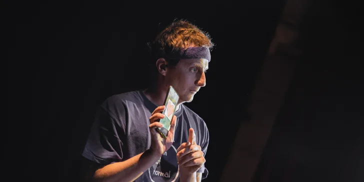 Stand-up comedy v Royal Theatre & Club Chic a seznamovací akce „Set Me Up“