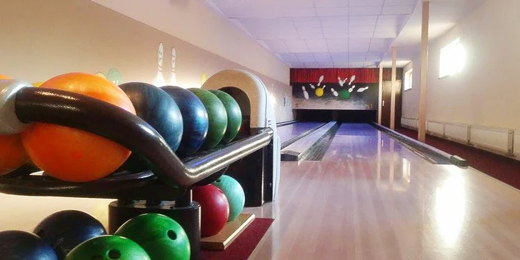 S partou za zábavou: 1 nebo 2 hodiny bowlingu pro 1–4 hráče