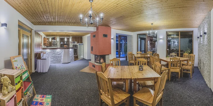 Pobyt na Liptově se snídaní, neomezeným vstupem do vyhřívaného bazénu i privátním wellness